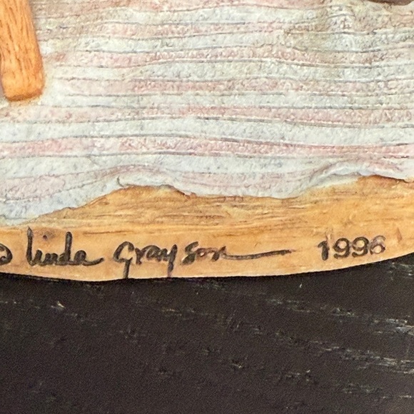 2 Linda Grayson 1996 Charming Bear Figurines Emily Cynthia With Floral Accents - Picture 7 of 11